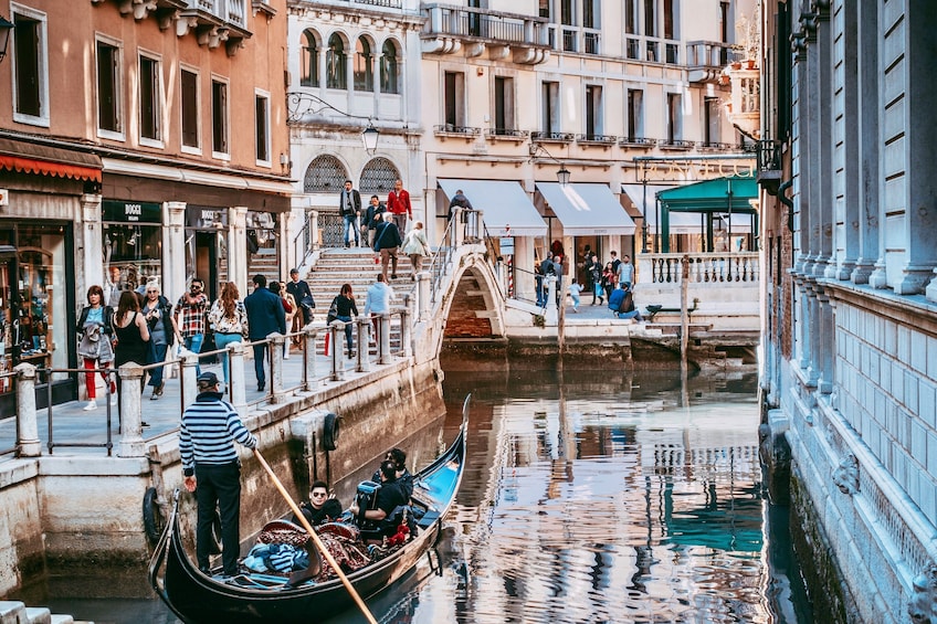 Venice: Shared Gondola Ride through the Grand Canal