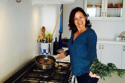Private Greek Cooking Class in Mykonos with a Food Professional