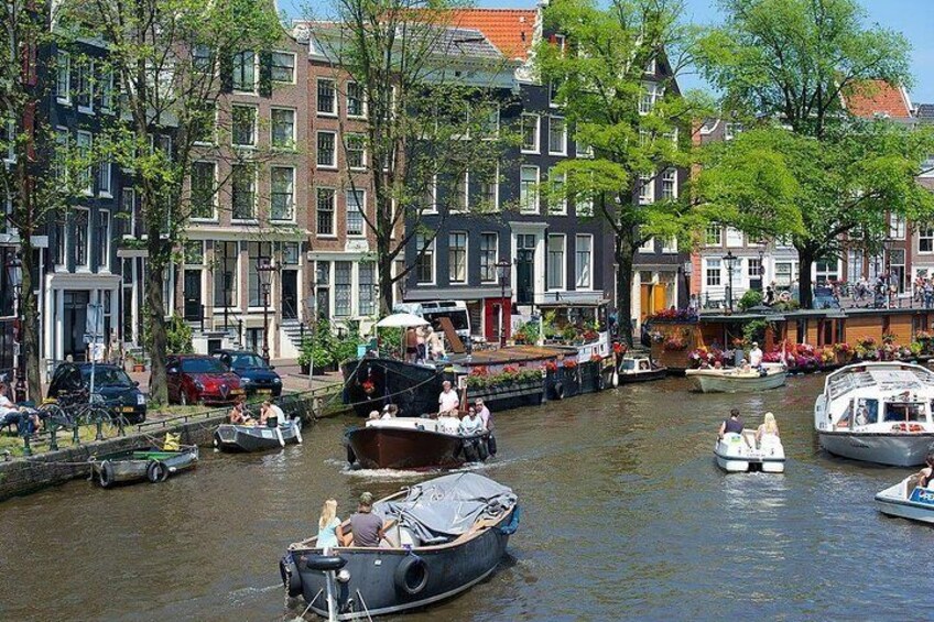 Private Anne Frank tour with canal cruise