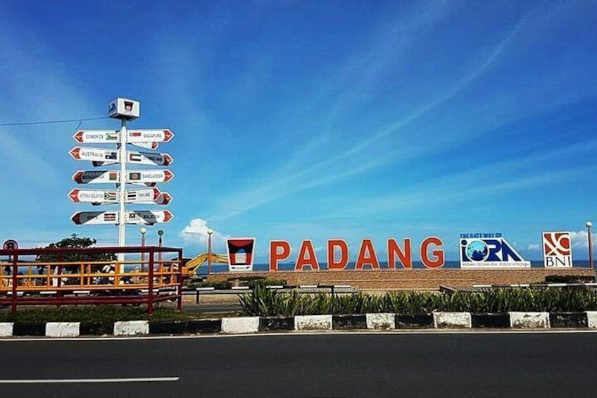 3 Days Private Padang Tour: Minangkabau Cultural Center, Village & City Tour