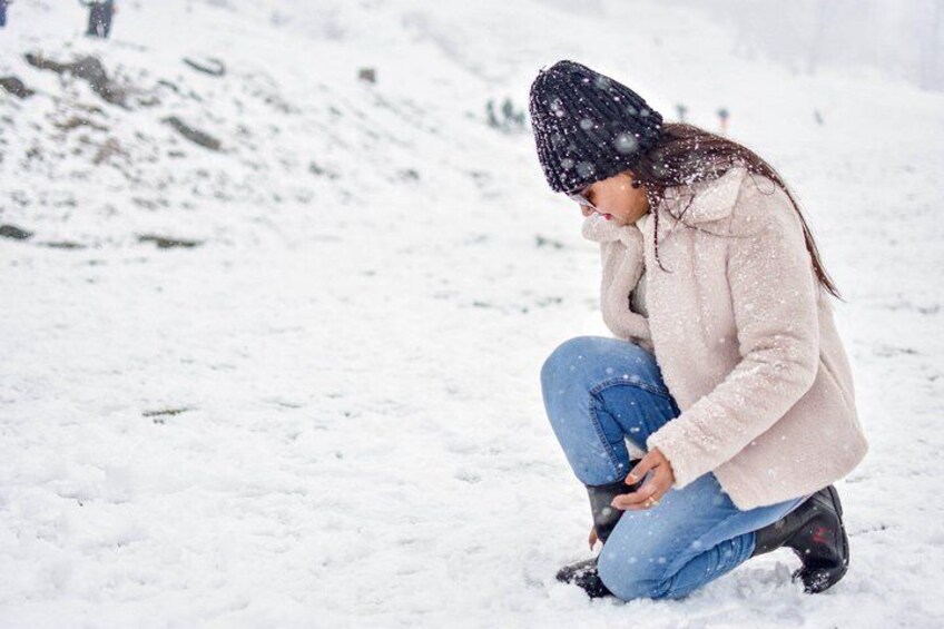 Photoshoot in Manali By Professional Photographer