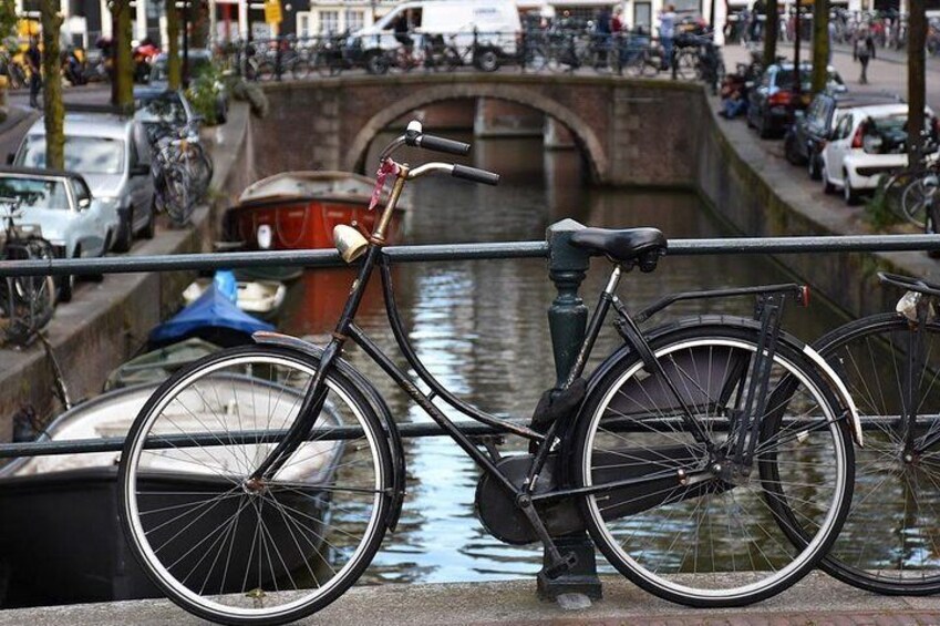 Private bike tour through Amsterdam