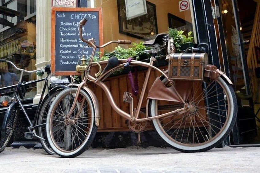 Amsterdam: City Highlights Bike Tour 