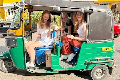 Private One Day Tour of Jaipur By Tuk -Tuk