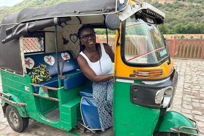 Full-Day Jaipur Sightseeing Tour by Tuk Tuk with expert Driver