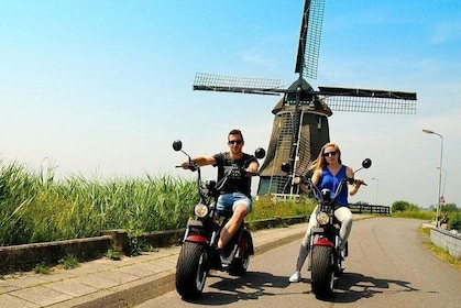 Electric Scooter Private Tour Volendam Marken Hotel pick up and drop off