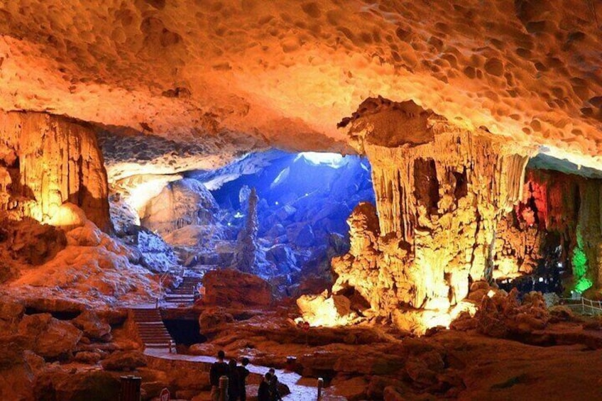 Sung Sot cave Halong bay