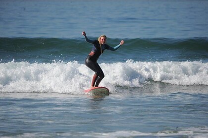 Aprende a surfear con un local: experiencia de un día de surf