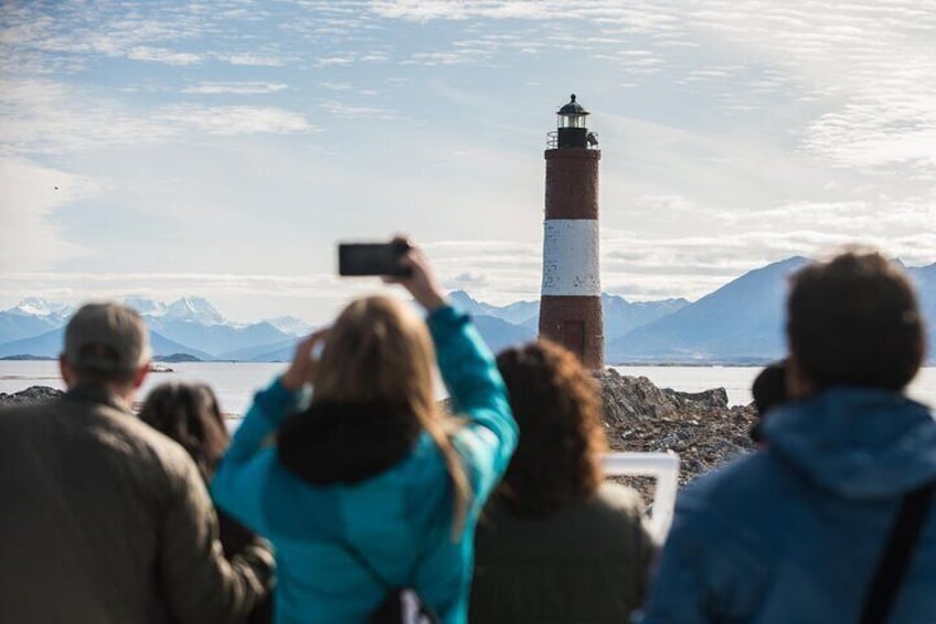 Navigation to the Penguins island