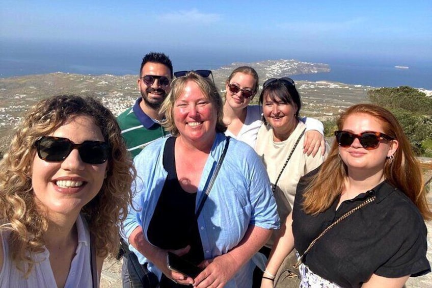 Small group-Santorini Secrets & Wine Stories by locals