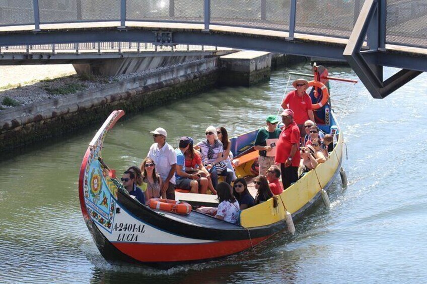 Aveiro Canal Cruise in Traditional Moliceiro Boat