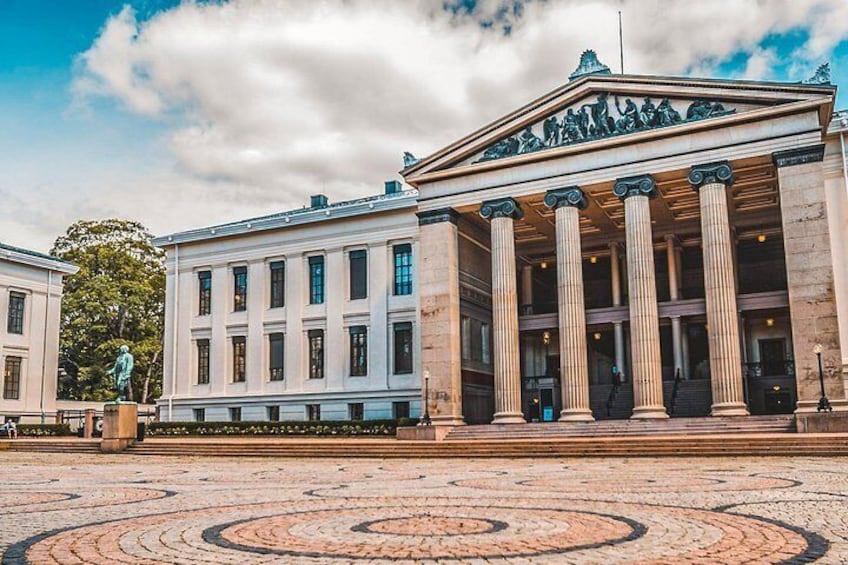 Architectural Walk of Oslo with a Local