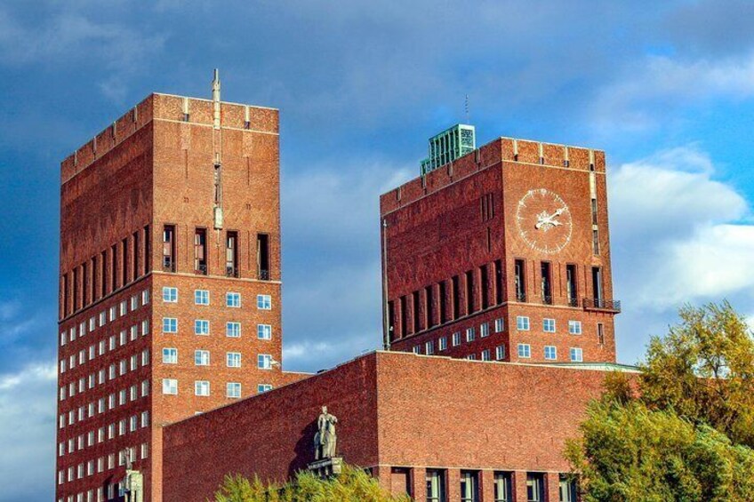 2 Hour Historical Walking Tour through Oslo with a Local Guide