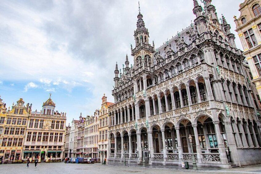 2 Hours Photographic Tour in Brussels with a Local