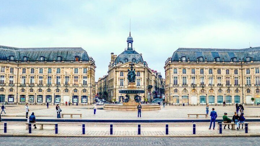 Historical Walk through Bordeaux with a Local