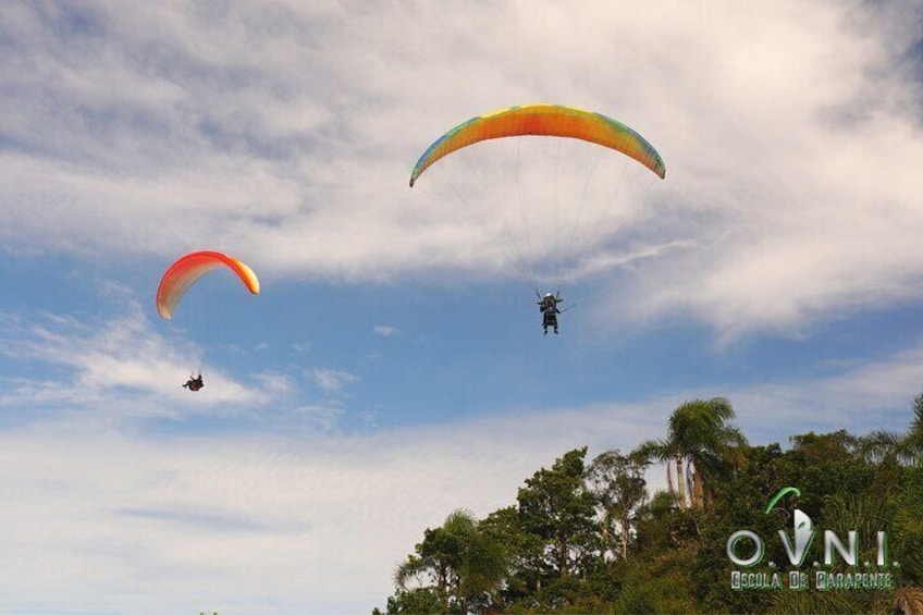 Paragliding flight with instructor in Florianópolis