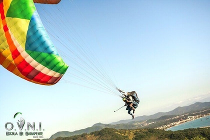 Paragliding flight with instructor in Florianópolis