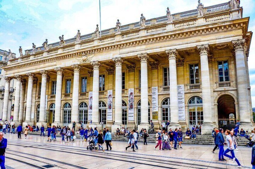 Architectural Walk of Bordeaux with a Local