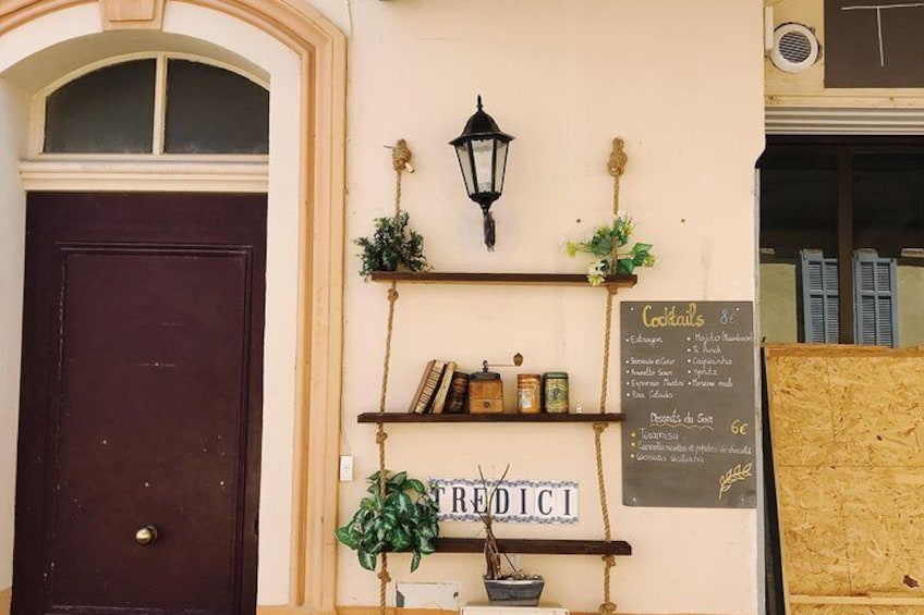 Discover Cannes in 60 Minutes with a Local