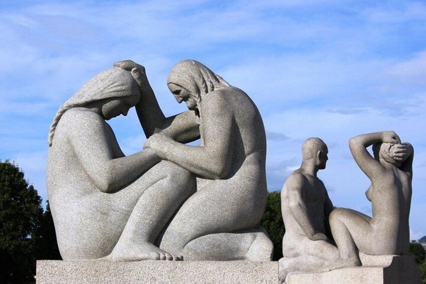 The Ultimate Study of the Human Form at Vigeland's Sculpture Park with a Local