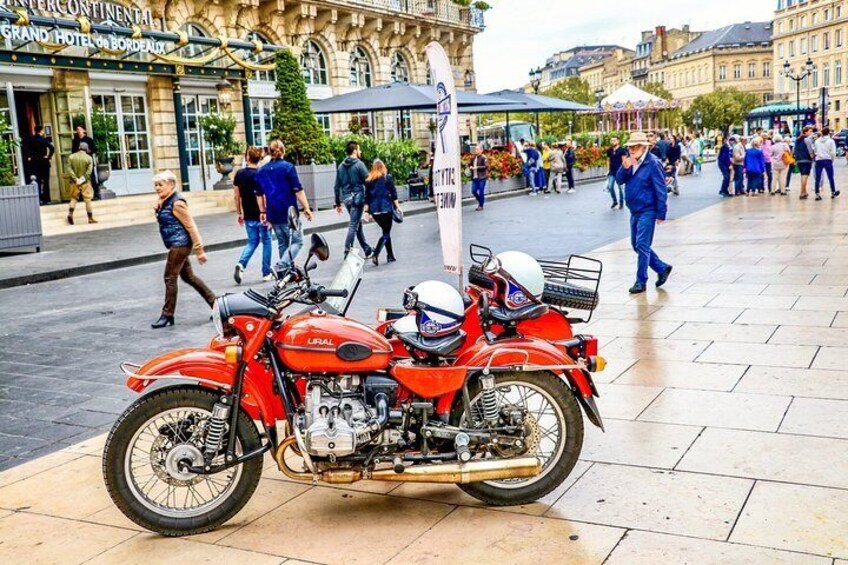 Photogenic Bordeaux with a Local