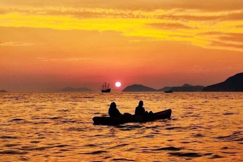 Sunset Sea Kayaking and Wine Tasting Tour Dubrovnik