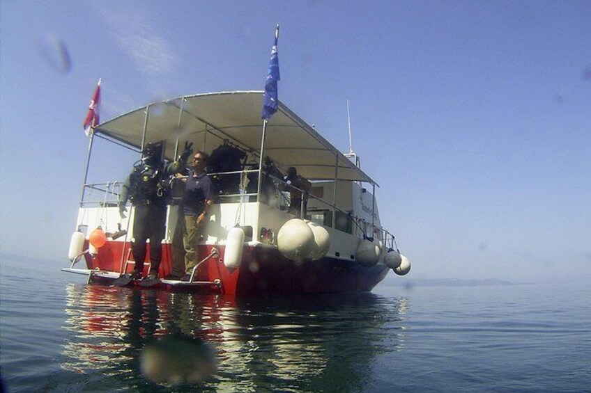 Dive & snorkeling from boat