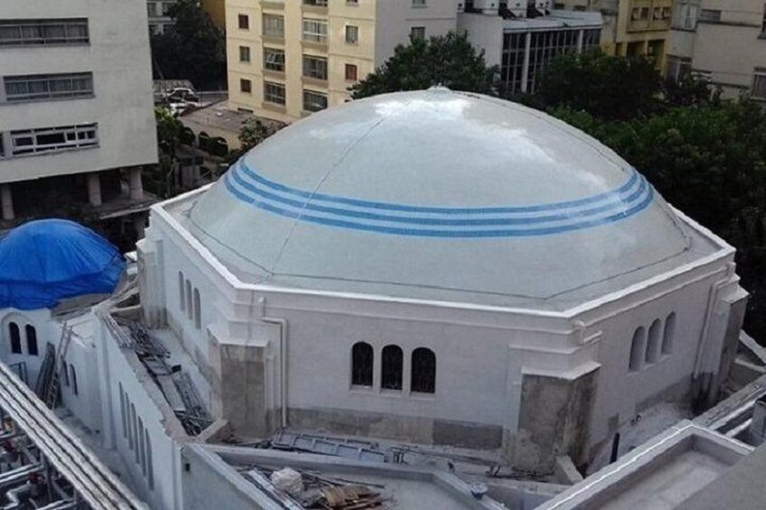 Beth El, temple was opened in December 1929 and its construction was financed by several Jewish families from São Paulo