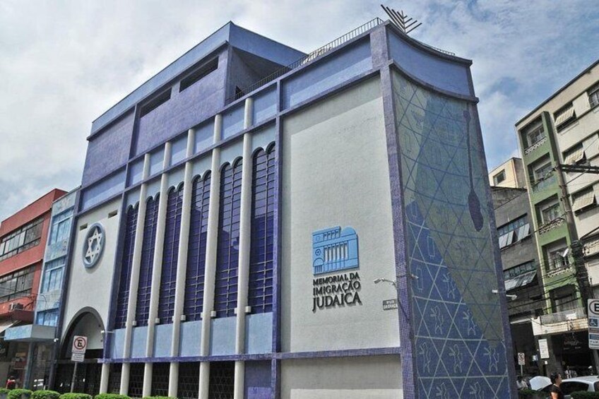 The oldest synagogue in the State of São Paulo (the first founded in 1912 and this is the most modern construction in 1954)