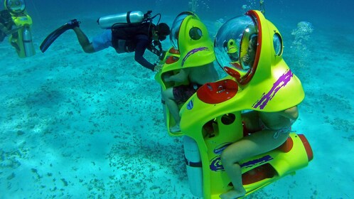 bob diving in cancun