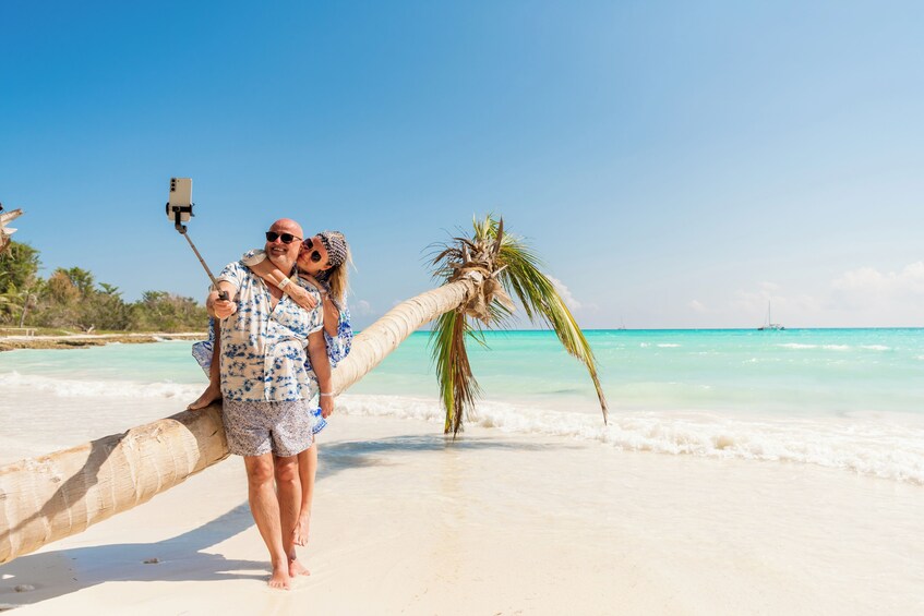 Full-Day Saona Island Tour with Open Bar & Lunch from Punta Cana