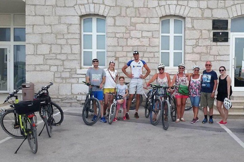 Trip to history of Vodice by bike