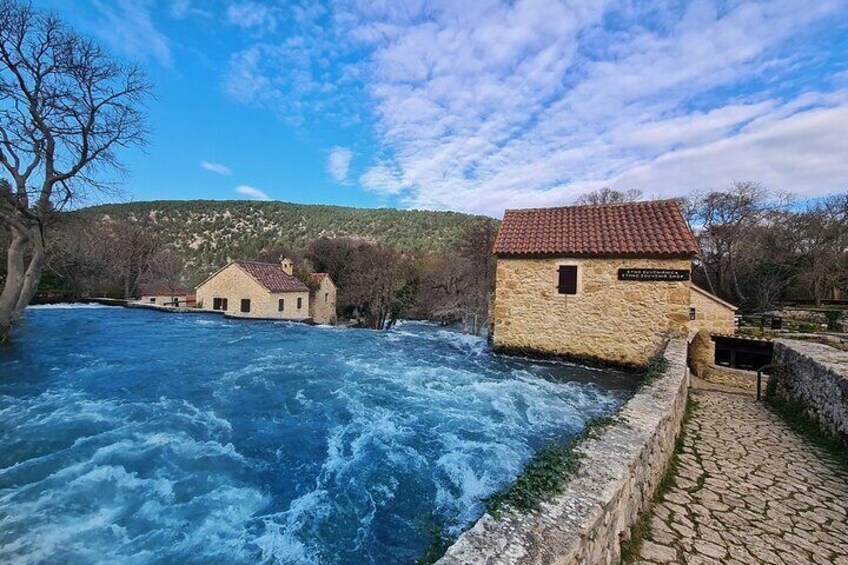 Private Tour: Exclusive wine tasting & Krka Waterfalls from Split and Trogir