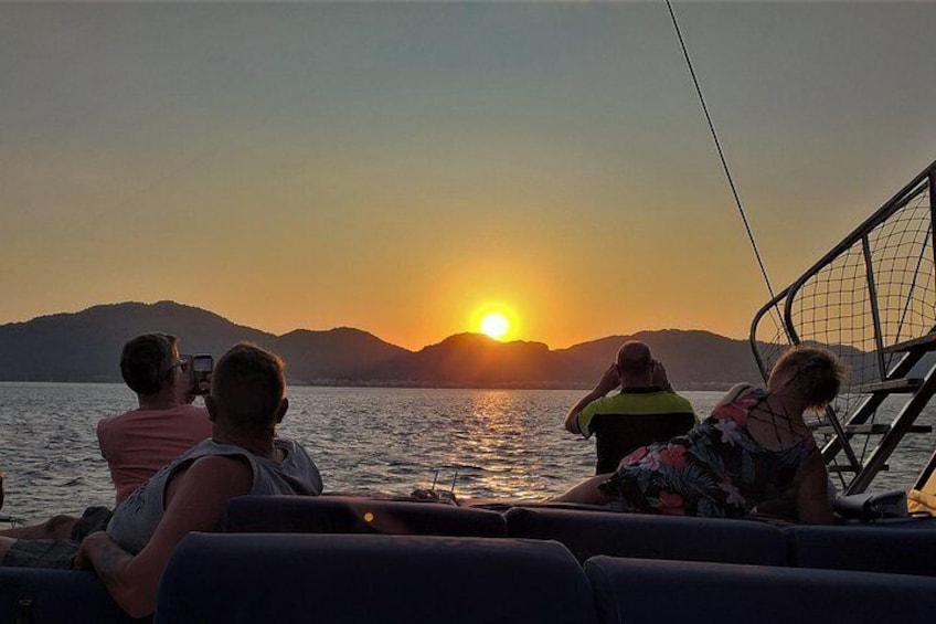 Relaxing Cruise with Lunch or Dinner in Marmaris