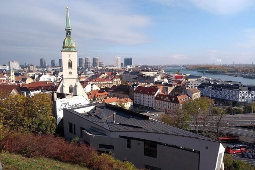 Top experience walking tour with bonus and castle