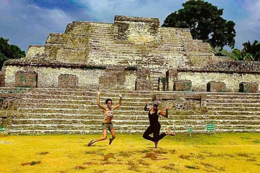 Private Tour: Altun Ha and Baboon sanctuary from Belize City