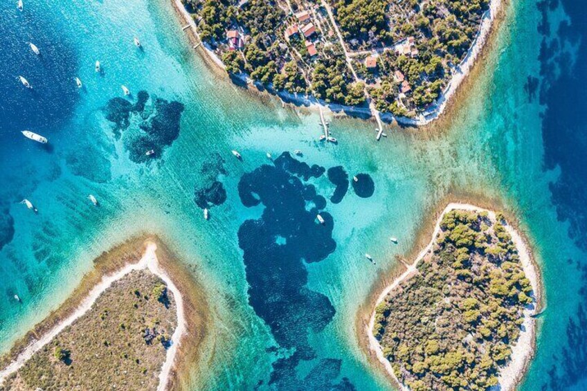 Blue lagoon on Drevnik Island