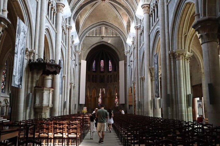 Architectural Walk of Lausanne with a Local