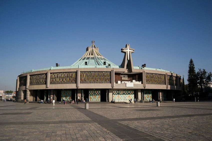 Tour to the Pyramids of Teotihuacán and Basilica of Guadalupe
