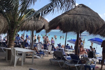 All-inclusive beach day in LOS ARRECIFES REST. / open bar - massage and lun...