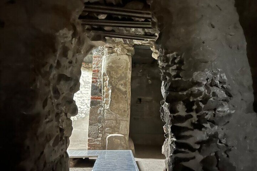 Teotihuacán full underground pyramids and cave from cdmx