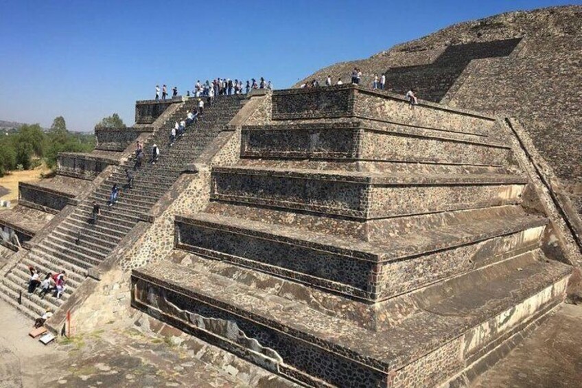 Tour Basilica of Guadalupe and Pyramid of Teotihuacán - Sanctuary of the Virgin