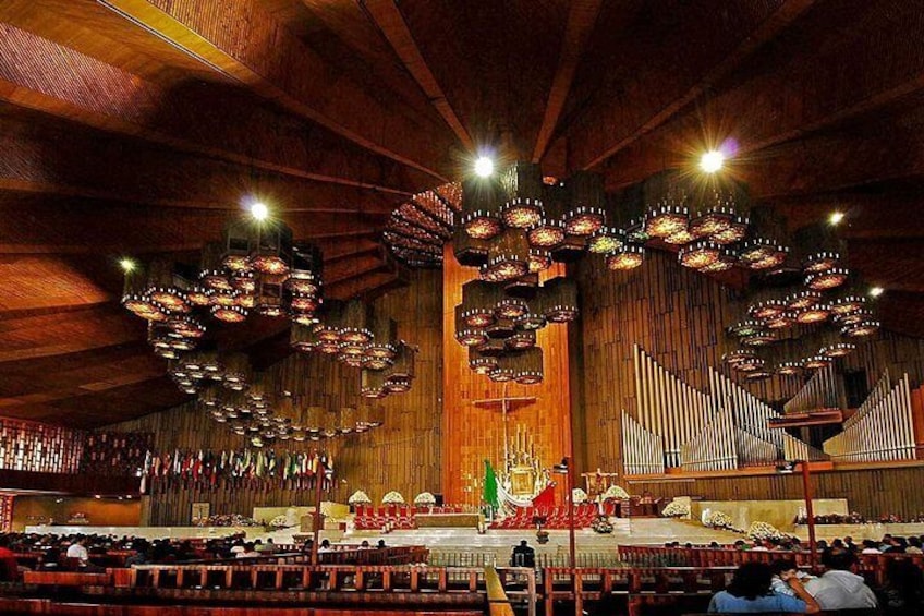 Tour Basilica of Guadalupe and Pyramid of Teotihuacán - Sanctuary of the Virgin