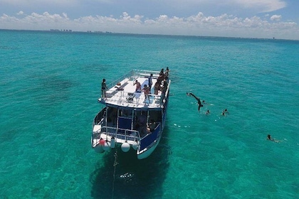 Catamaran Sightseeing Tour to Isla Mujeres