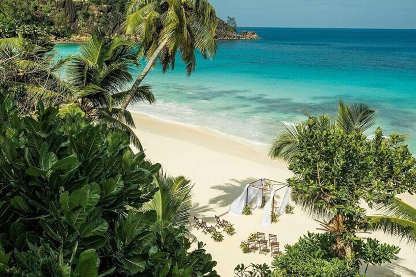 Wedding on the beach at Four Seasons, Seychelles
