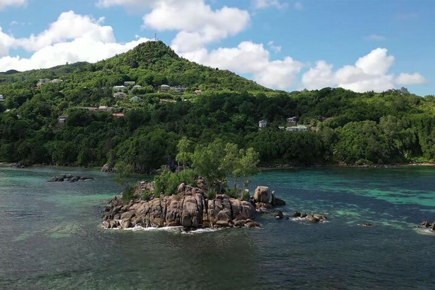 Fairyland on the Anse Royale. You will soon see this small island and much more personally. You could also swim and snorkel from the beach.