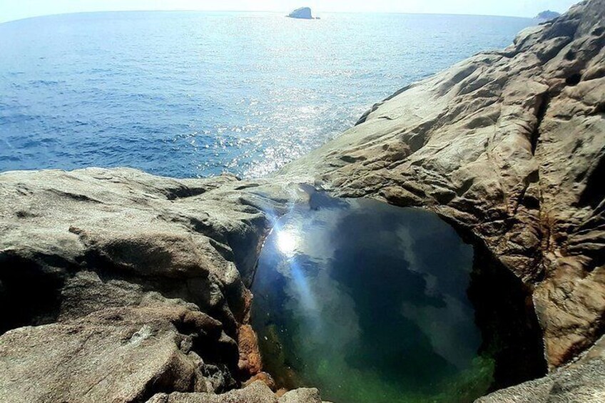 Rock pool Mahé Seychelles