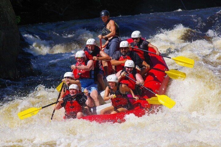 Enjoy the class IV whitewater of Piers Gorge with your family and friends!