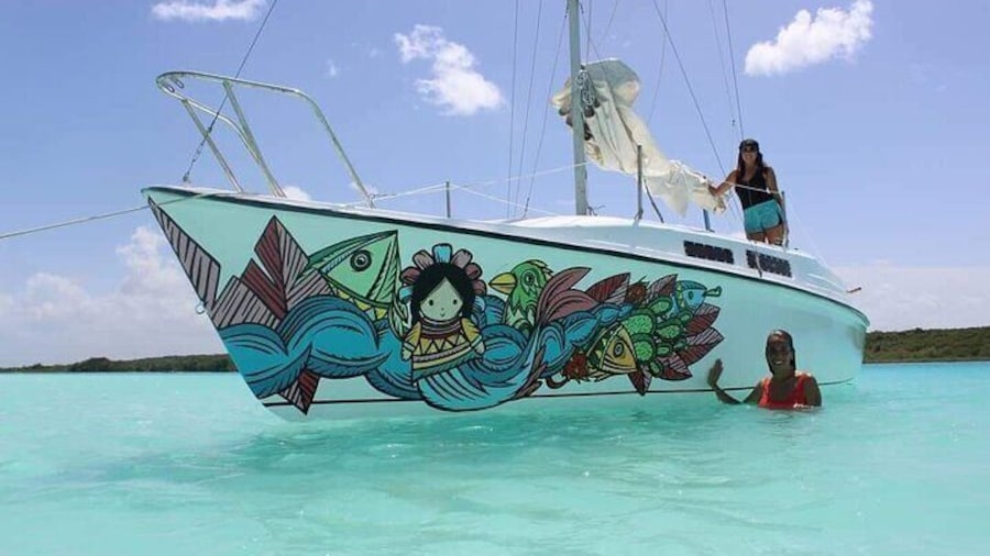 Sailing Tour through the Laguna de los Siete Colores