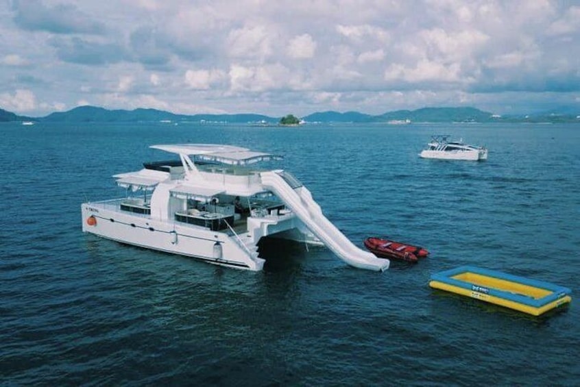 Sepanggar Island Luxury Boat